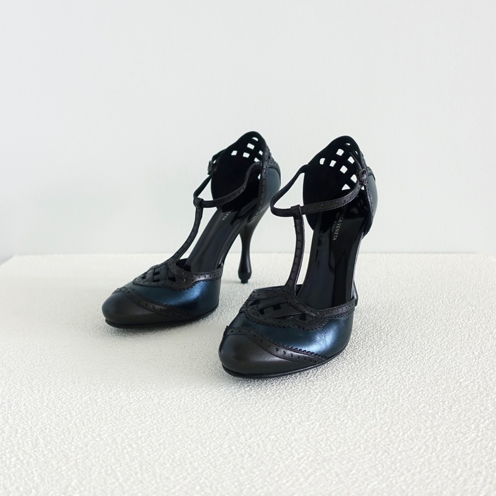 Authentic Bottega Veneta Woven Leather T-strap Mary Jane Pumps/ Sandals/ Heels